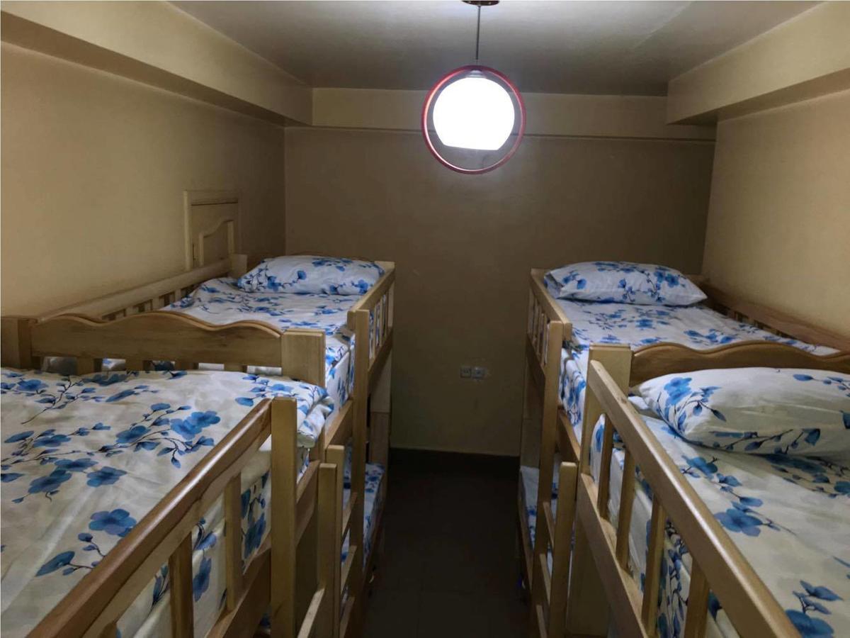 Best Hostel Republic Square 예레반 외부 사진