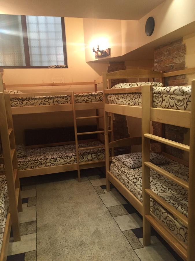Best Hostel Republic Square 예레반 외부 사진