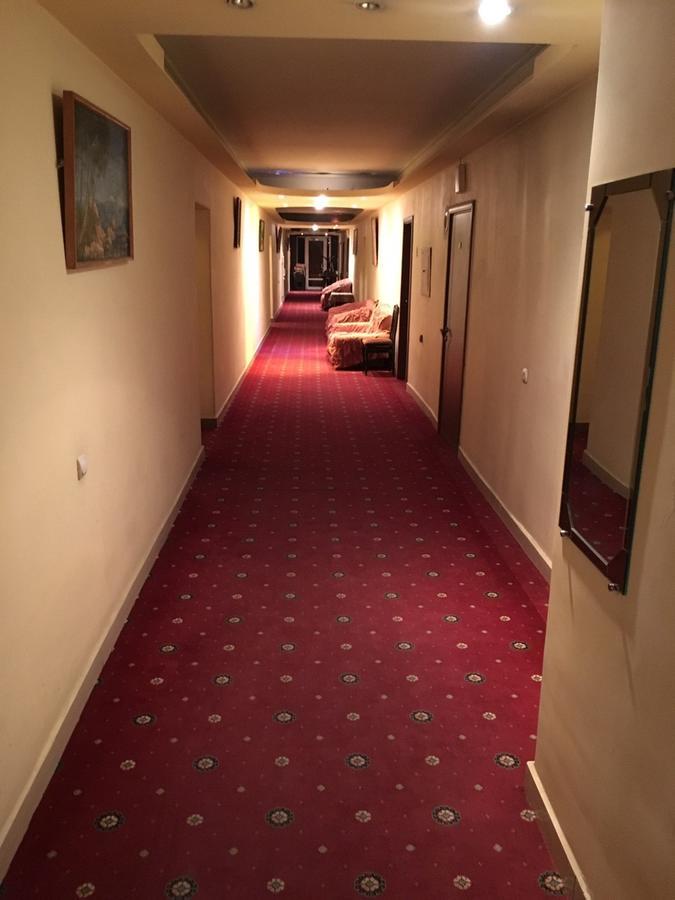 Best Hostel Republic Square 예레반 외부 사진
