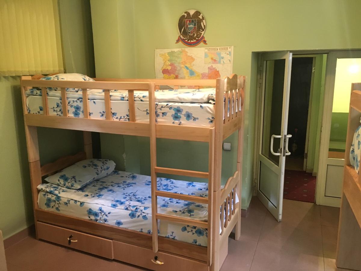Best Hostel Republic Square 예레반 외부 사진