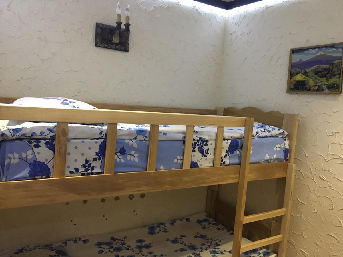 Best Hostel Republic Square 예레반 외부 사진