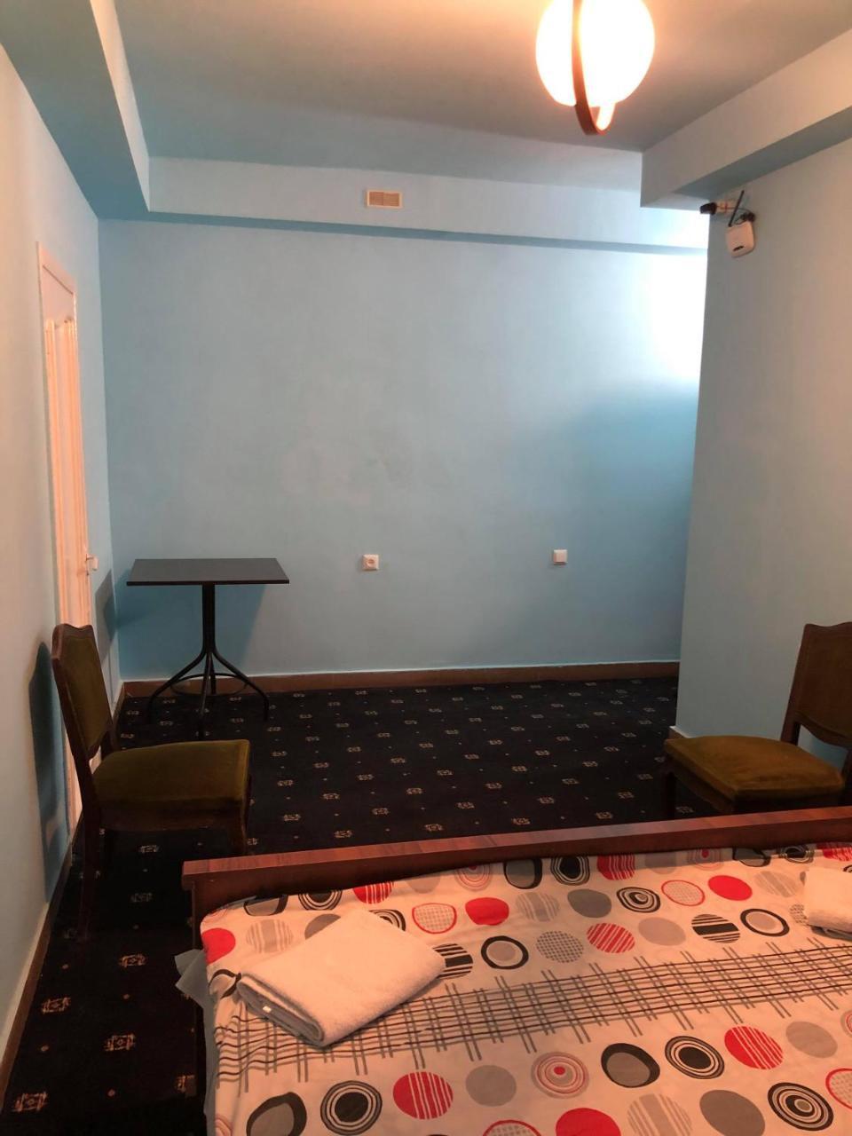 Best Hostel Republic Square 예레반 외부 사진