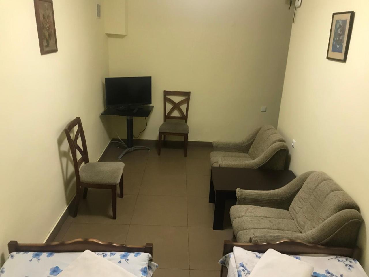 Best Hostel Republic Square 예레반 외부 사진