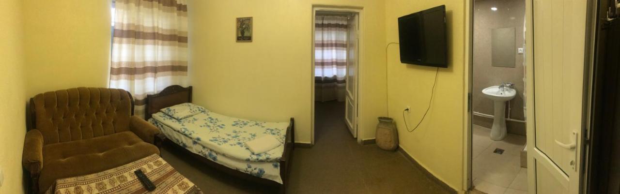 Best Hostel Republic Square 예레반 외부 사진