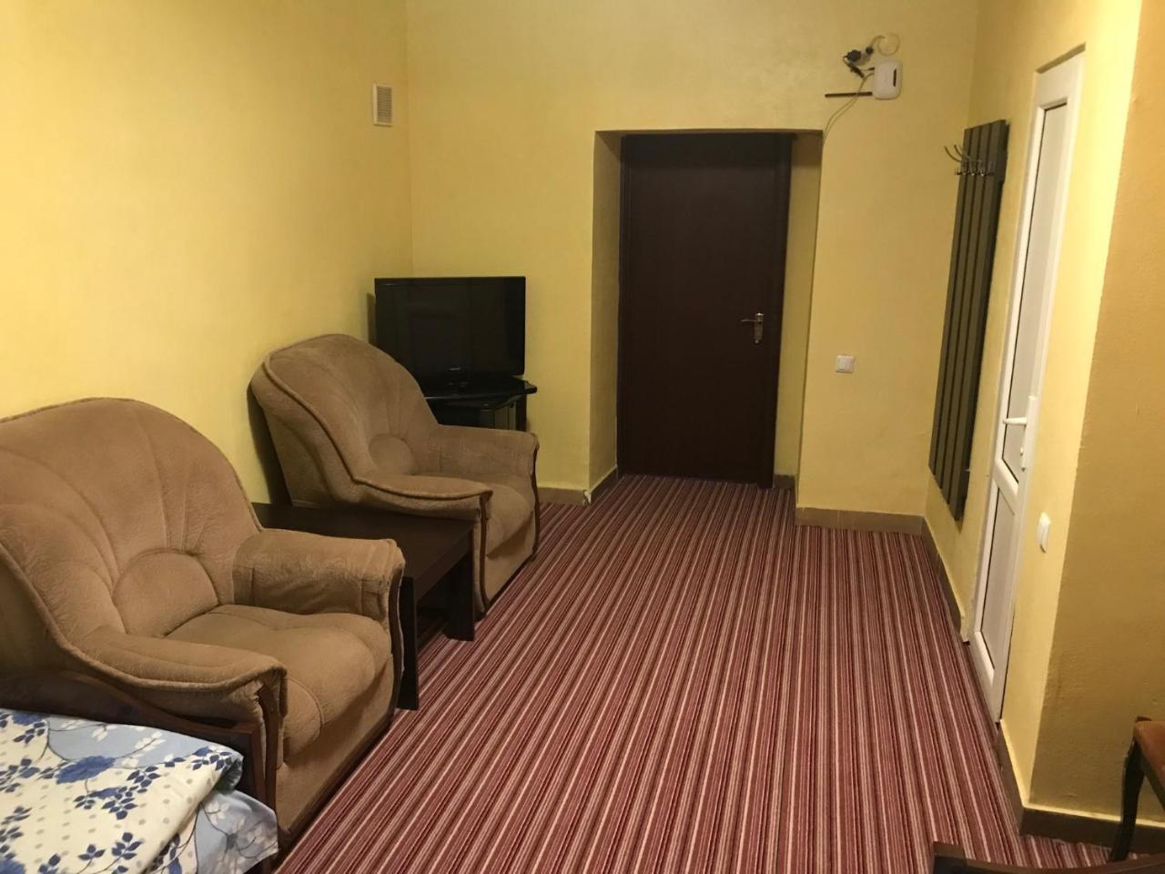 Best Hostel Republic Square 예레반 외부 사진