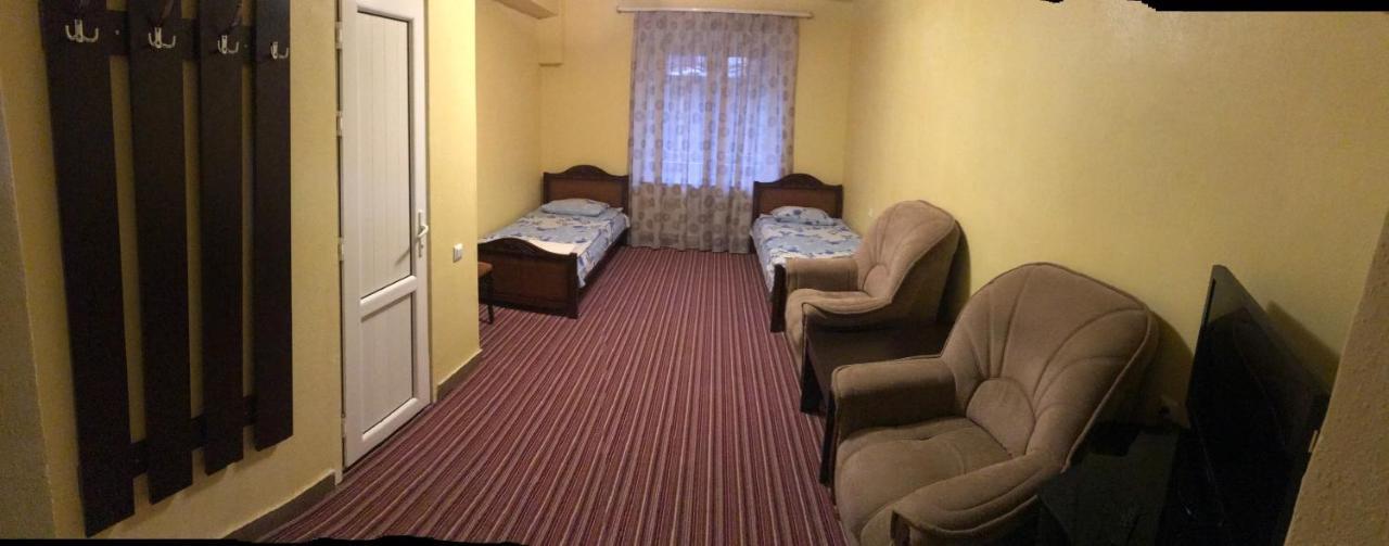 Best Hostel Republic Square 예레반 외부 사진