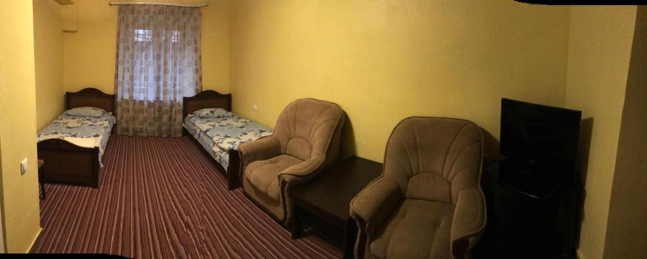 Best Hostel Republic Square 예레반 외부 사진