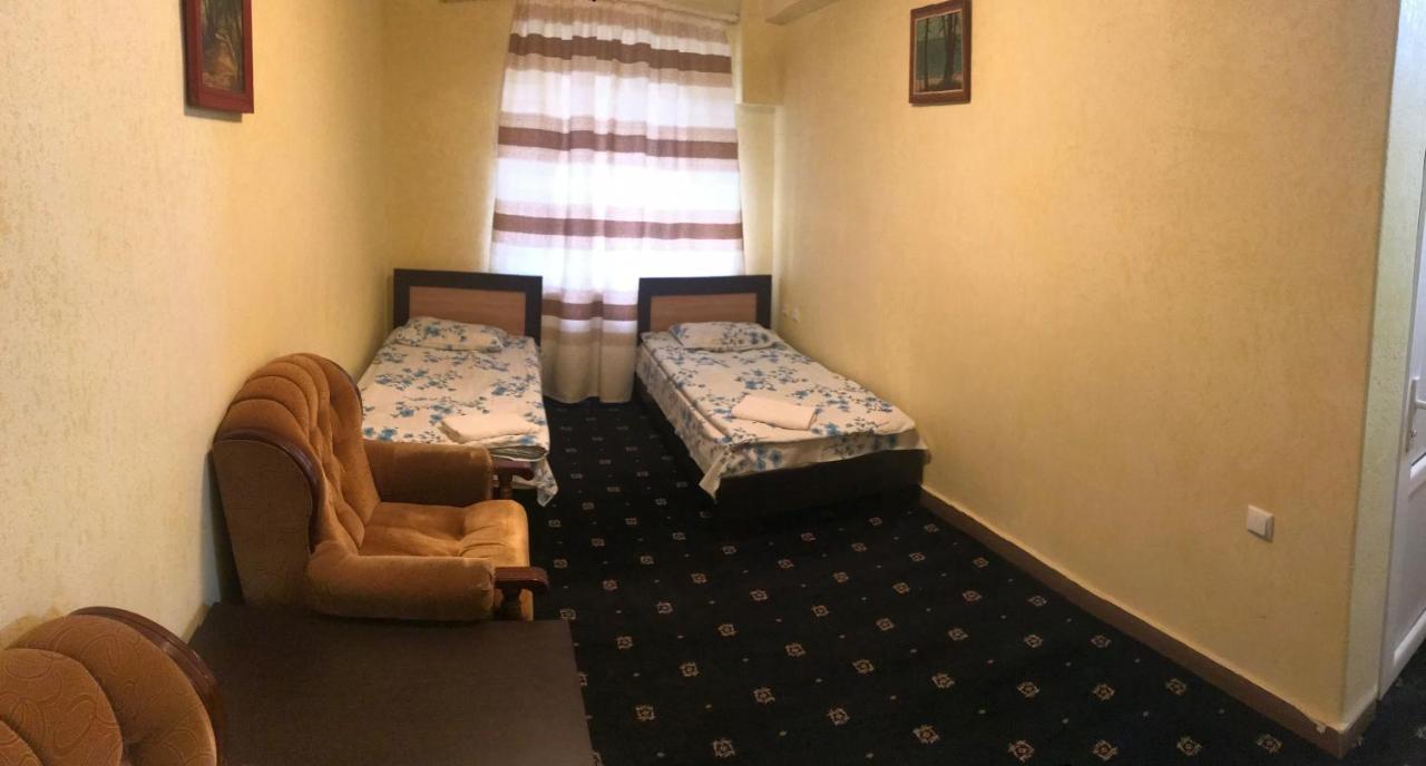 Best Hostel Republic Square 예레반 외부 사진