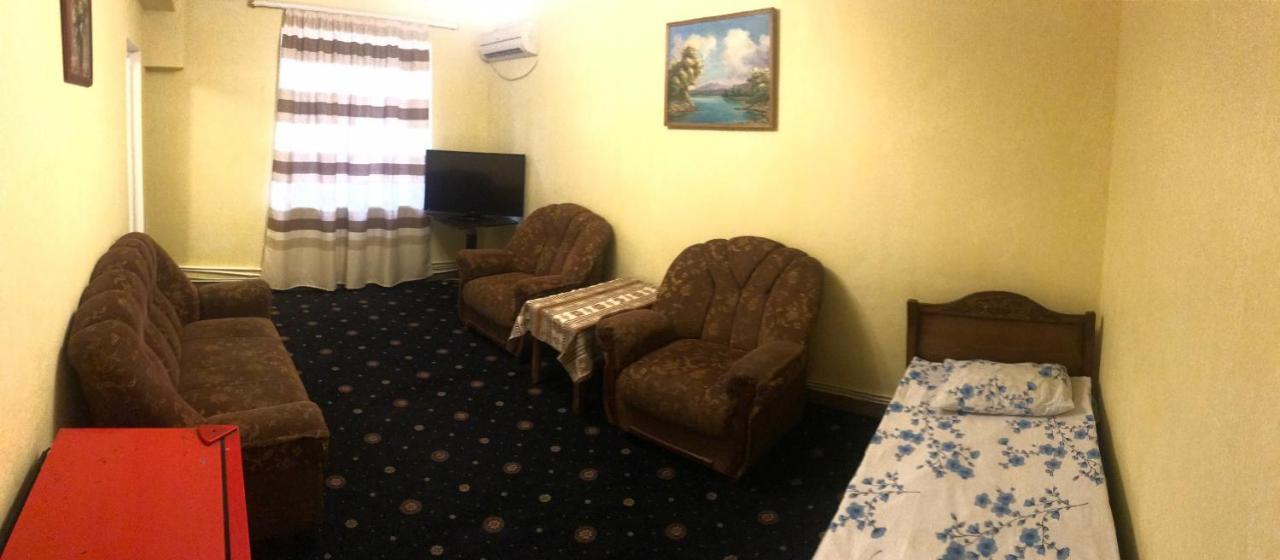 Best Hostel Republic Square 예레반 외부 사진
