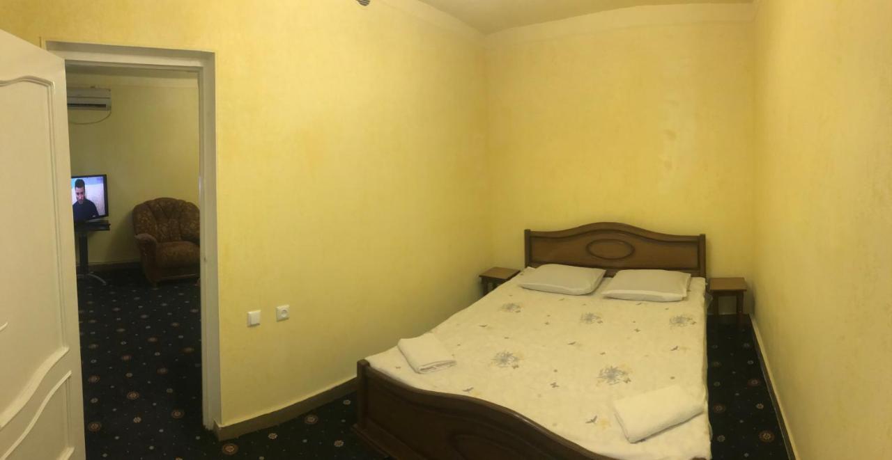 Best Hostel Republic Square 예레반 외부 사진