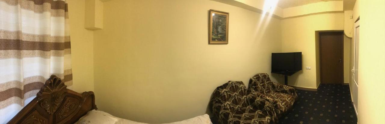 Best Hostel Republic Square 예레반 외부 사진