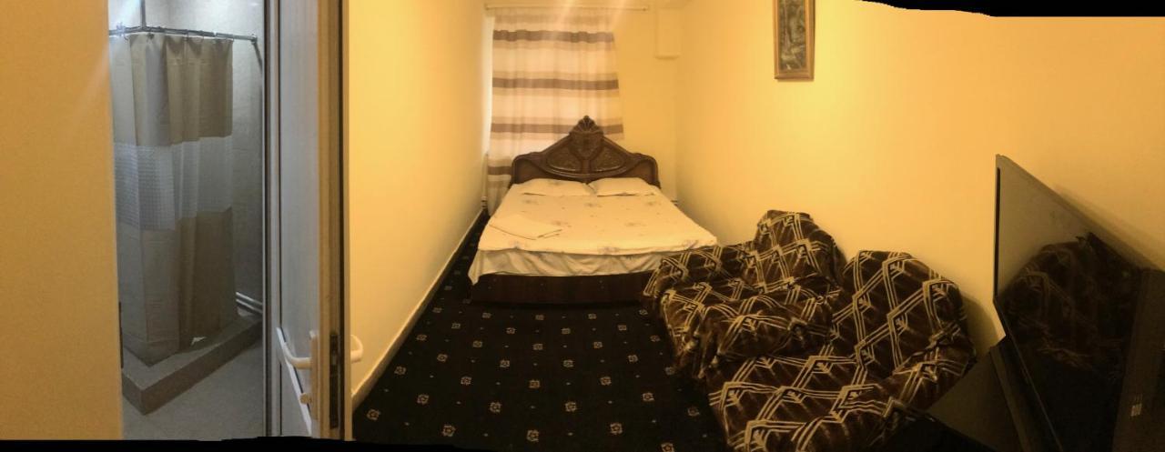 Best Hostel Republic Square 예레반 외부 사진