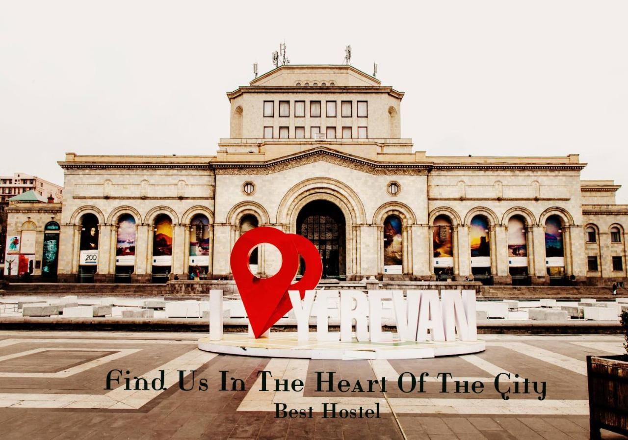 Best Hostel Republic Square 예레반 외부 사진