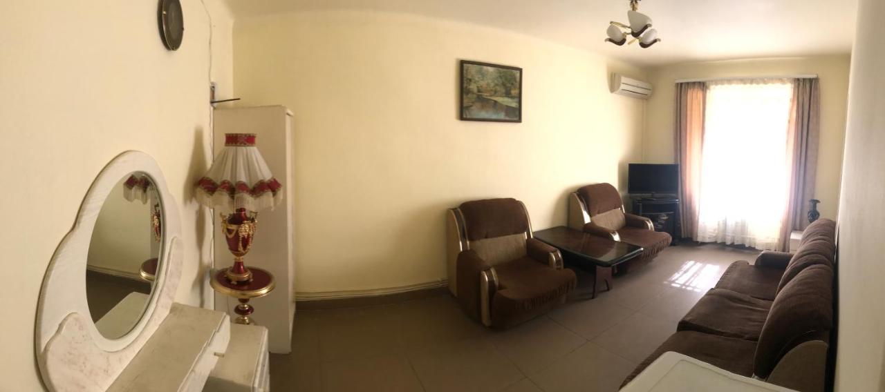 Best Hostel Republic Square 예레반 외부 사진